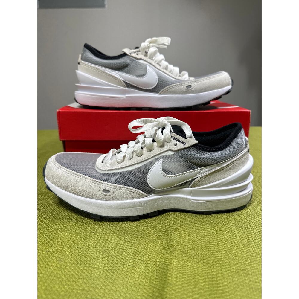 NIB Nike Waffle One Size 4Y Summit White Black Grey Sneakers